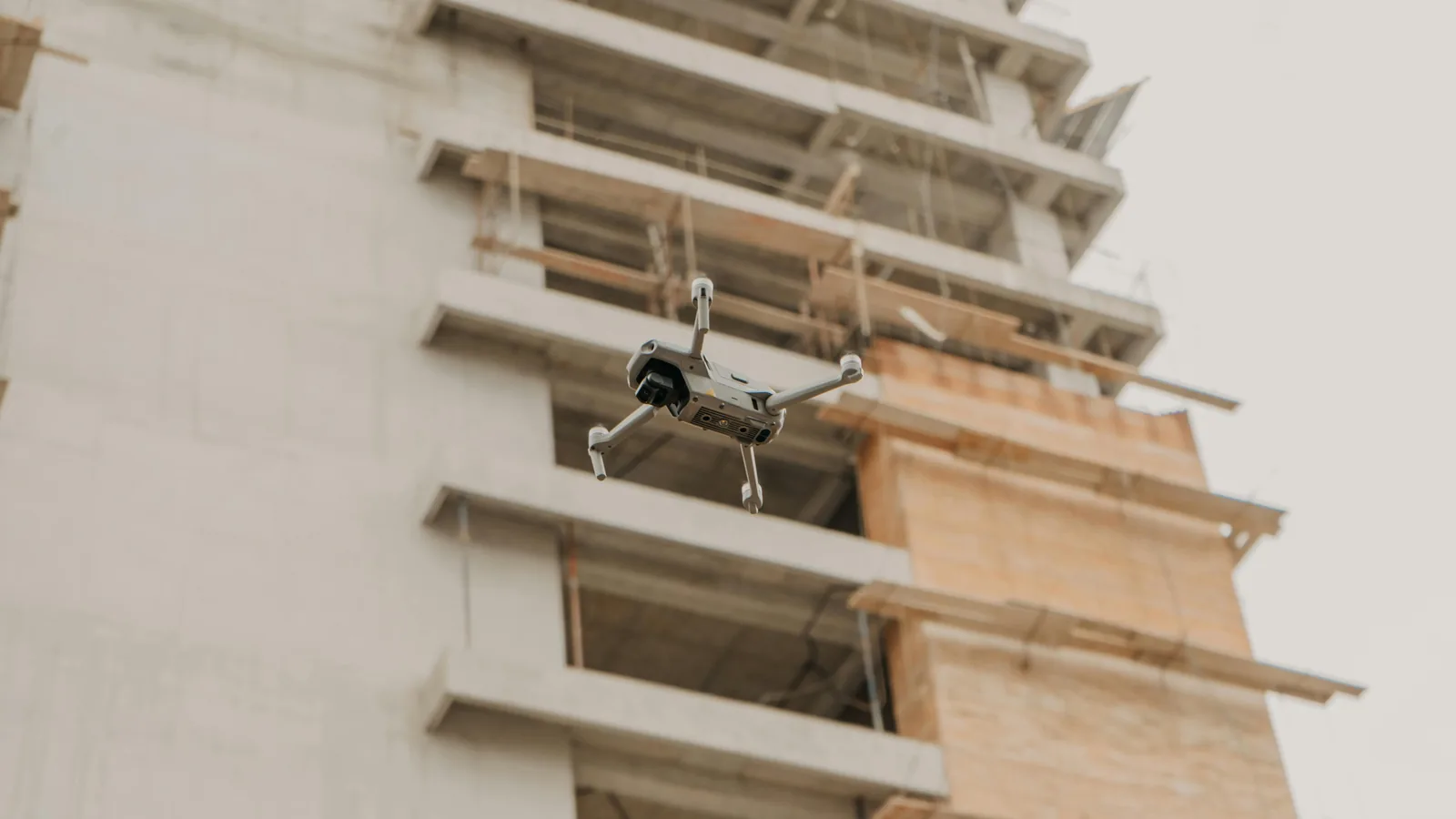 Imagem ilustrativa do artigo: Drones no canteiro de obras: aplicações no acompanhamento e na inspeção